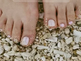 Anne-Marie Nail Art 2